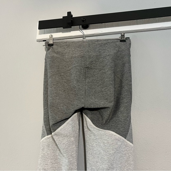 Women’s Outdoor Voices High Rise Gray Colorblock Size Medium Leggings - Picture 5 of 8